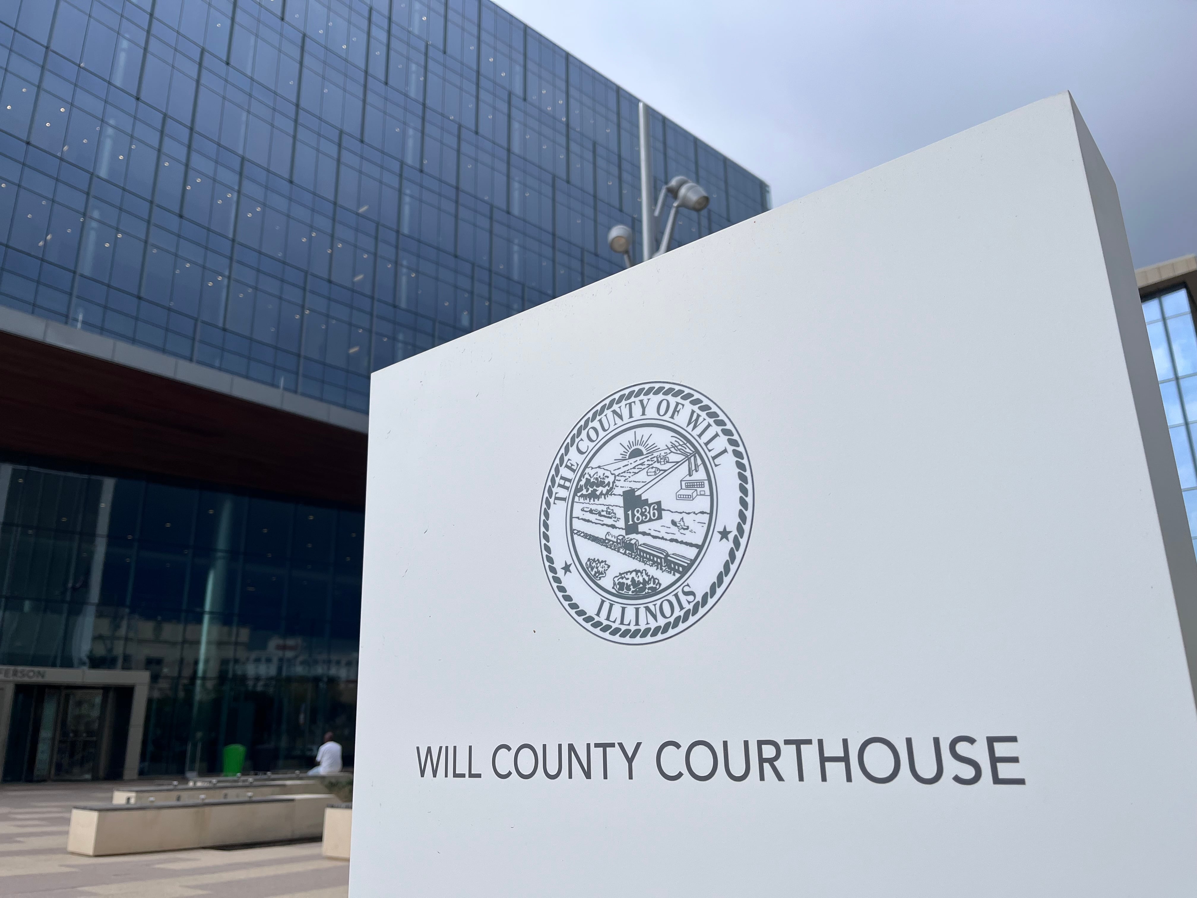 Orland Park man charged in Will County with hate crime against woman, allegedly threatened to kill her — St. Charles Community news