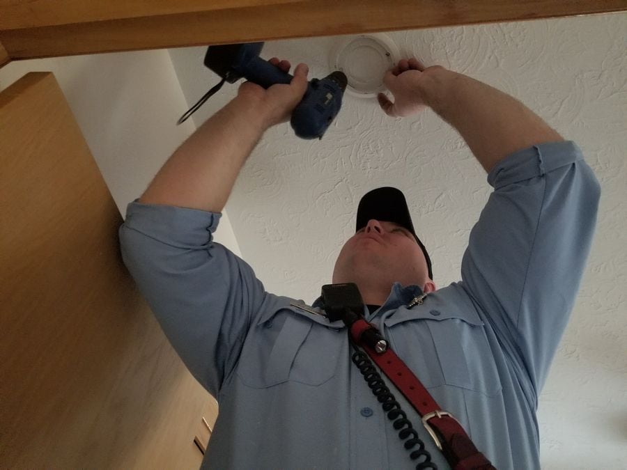 Illinois residents urged to test smoke alarms while turning back clocks this weekend — St. Charles Real Estate news